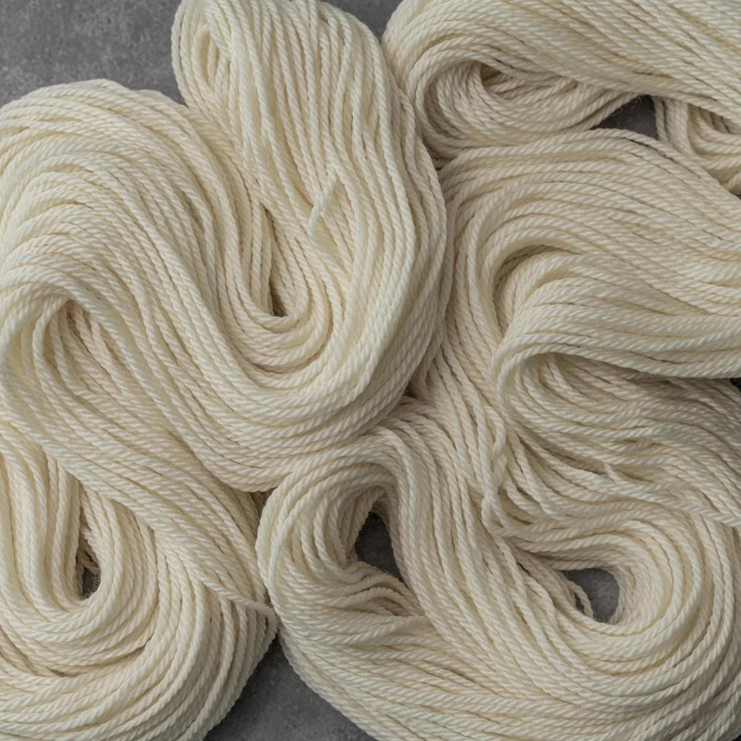 Alba - Worsted/Aran zum selber Färben