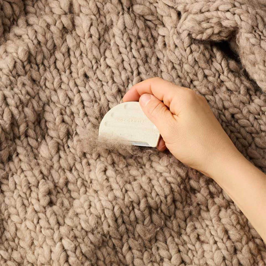 Coco Knits - Sweater Care Fuzz Off Comb II