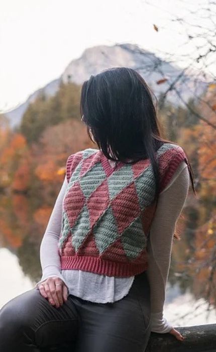 Sparkling Vest - WARMI ALPACA & STELLARIS - Crochet Kit Done