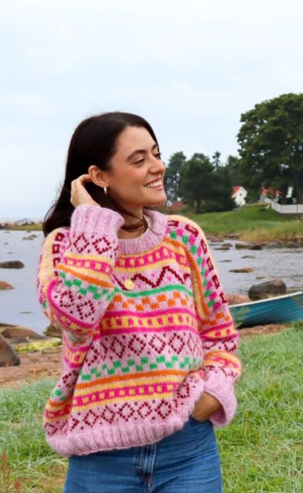 Phoenix Sweater - MERRY MERINO 110 - Knitting Kit