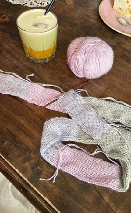 Beginner Bliss Scarf - OONIQUE CHUNKY - Knitting Kit