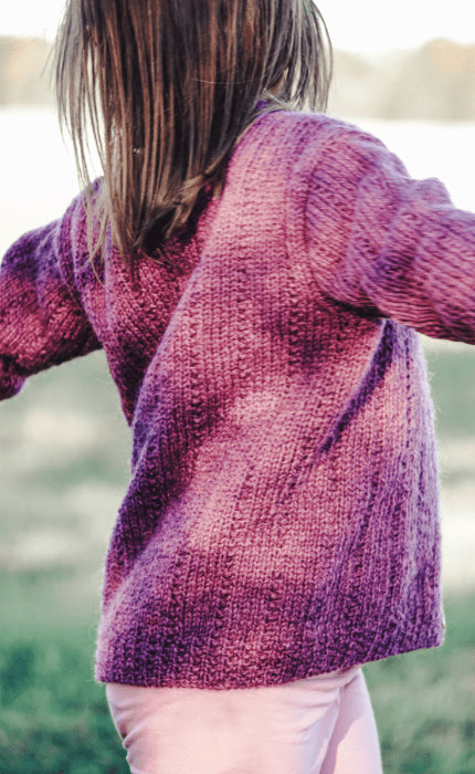 Sveas Kinder-Linjecardigan mit Haarband - HAMELTON TWEED 1 - Strickpaket