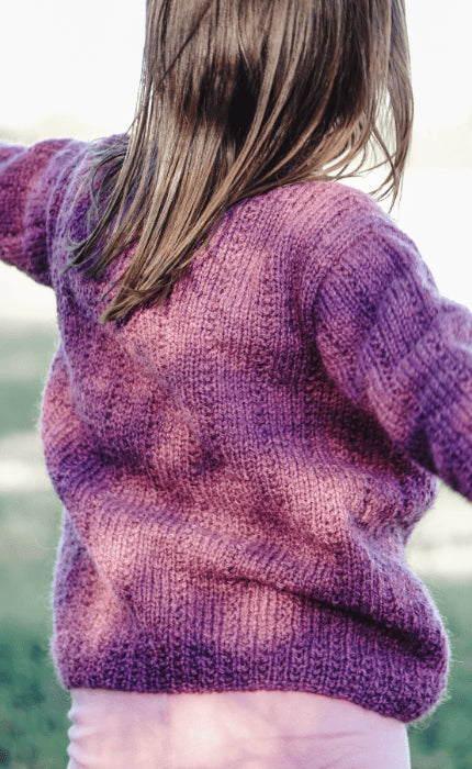 Sveas Kinder-Linjecardigan mit Haarband - HAMELTON TWEED 1 - Strickpaket
