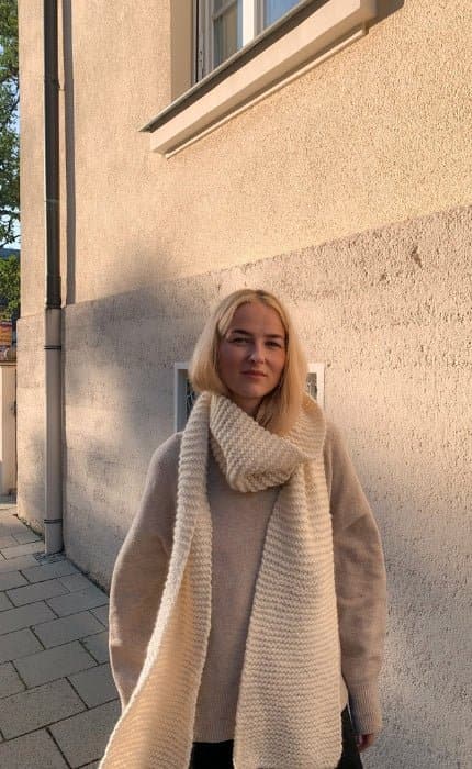 Digitaler Strickkurs: New Beginnings Schal - Anfängerkurs mit Videotutorial von OONIQUE STUDIO jetzt online kaufen bei OONIQUE