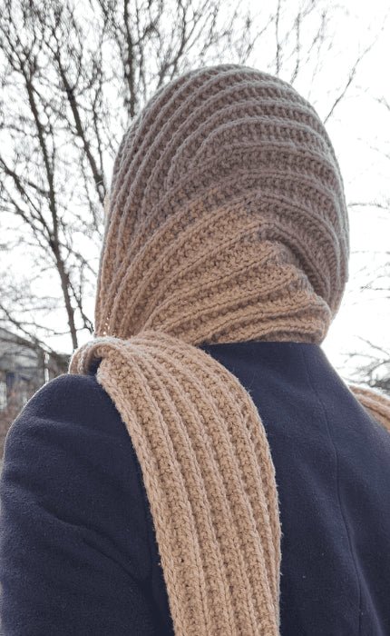 Enna Hooded Shawl - THE MERRY MERINO 70 - Strickpaket von IMKE VON NATHUSIUS jetzt online kaufen bei OONIQUE
