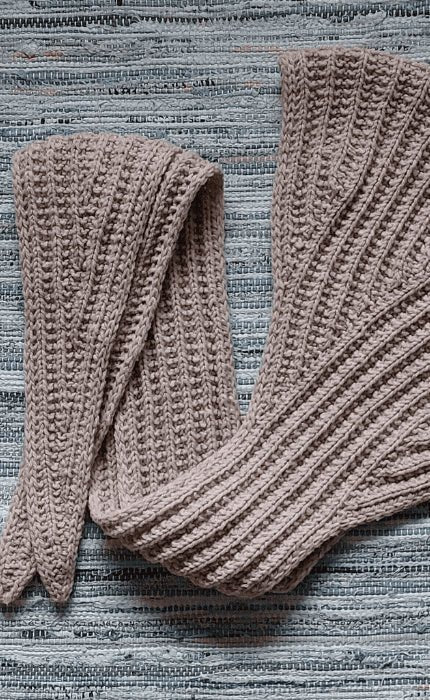 Enna Hooded Shawl - THE MERRY MERINO 70 - Strickpaket von IMKE VON NATHUSIUS jetzt online kaufen bei OONIQUE