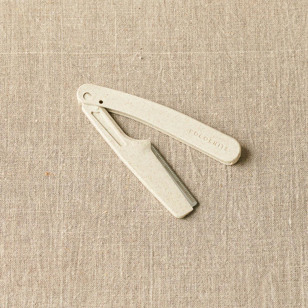 Coco Knits -   CocoKnits Sweater Care Fuzz Off Comb