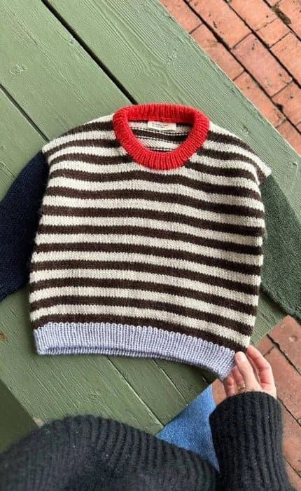 Holger Sweater - PEER GYNT - Strickset von PETITE KNIT jetzt online kaufen bei OONIQUE