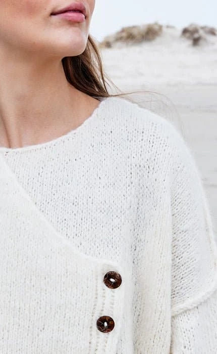 Jacke mit asymmetrischem Ausschnitt - ALPACA AIR - Strickset von LANA GROSSA jetzt online kaufen bei OONIQUE