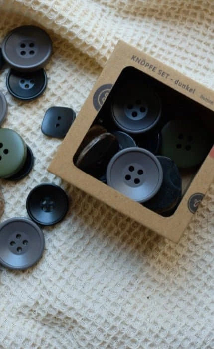 Knopfset - dunkel (48 Stk.) von OONIQUE jetzt online kaufen bei OONIQUE