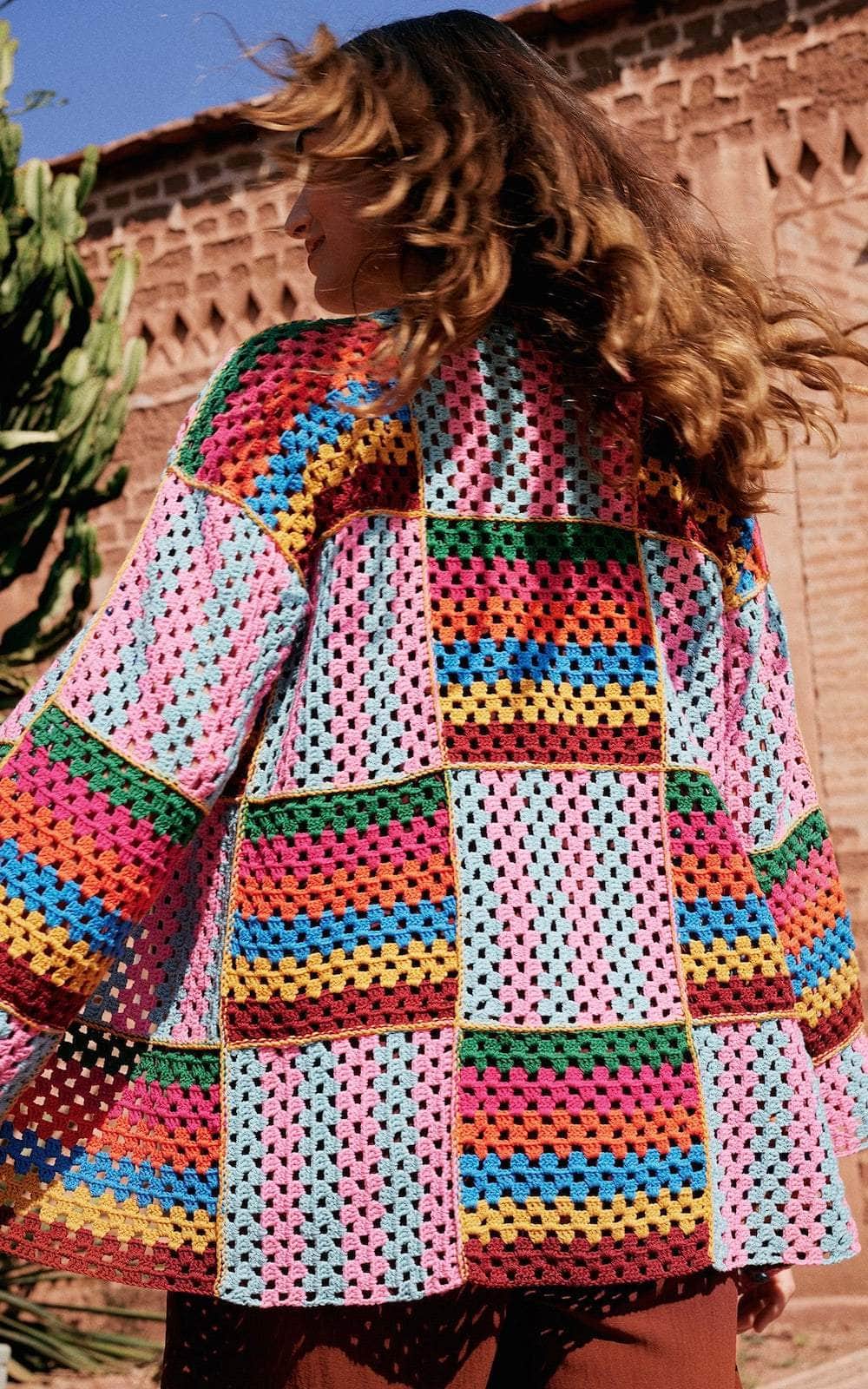 Cardigan aus bunten quadratischen Motiven - ELASTICO - Häkelset von LANA GROSSA jetzt online kaufen bei OONIQUE