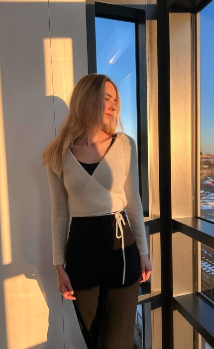 My Love Story Wickelcardigan - KASCHMIR & SEIDE - OONIQUE BRIDAL Strickpaket von OONIQUE STUDIO jetzt online kaufen bei OONIQUE