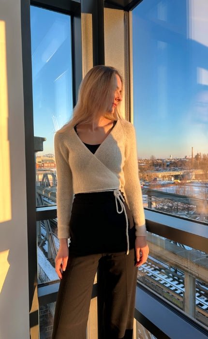 My Love Story Wickelcardigan - KASCHMIR & SEIDE - OONIQUE BRIDAL Strickpaket von OONIQUE STUDIO jetzt online kaufen bei OONIQUE