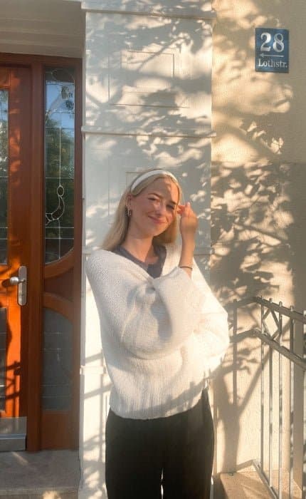 New Beginnings Cardigan - Anfänger Strickset mit Videotutorial von OONIQUE STUDIO jetzt online kaufen bei OONIQUE