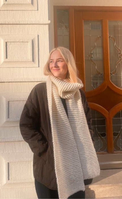 New Beginnings Schal - Anfänger Strickset mit Videotutorial von OONIQUE STUDIO jetzt online kaufen bei OONIQUE