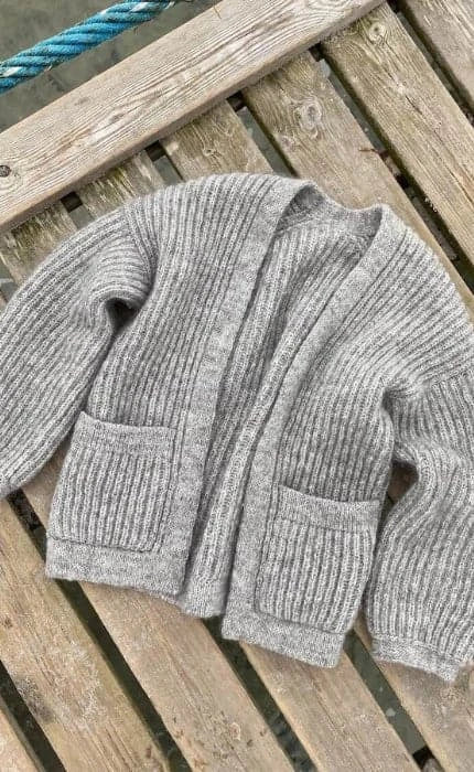 November Jacke - PEER GYNT - Strickset von PETITE KNIT jetzt online kaufen bei OONIQUE