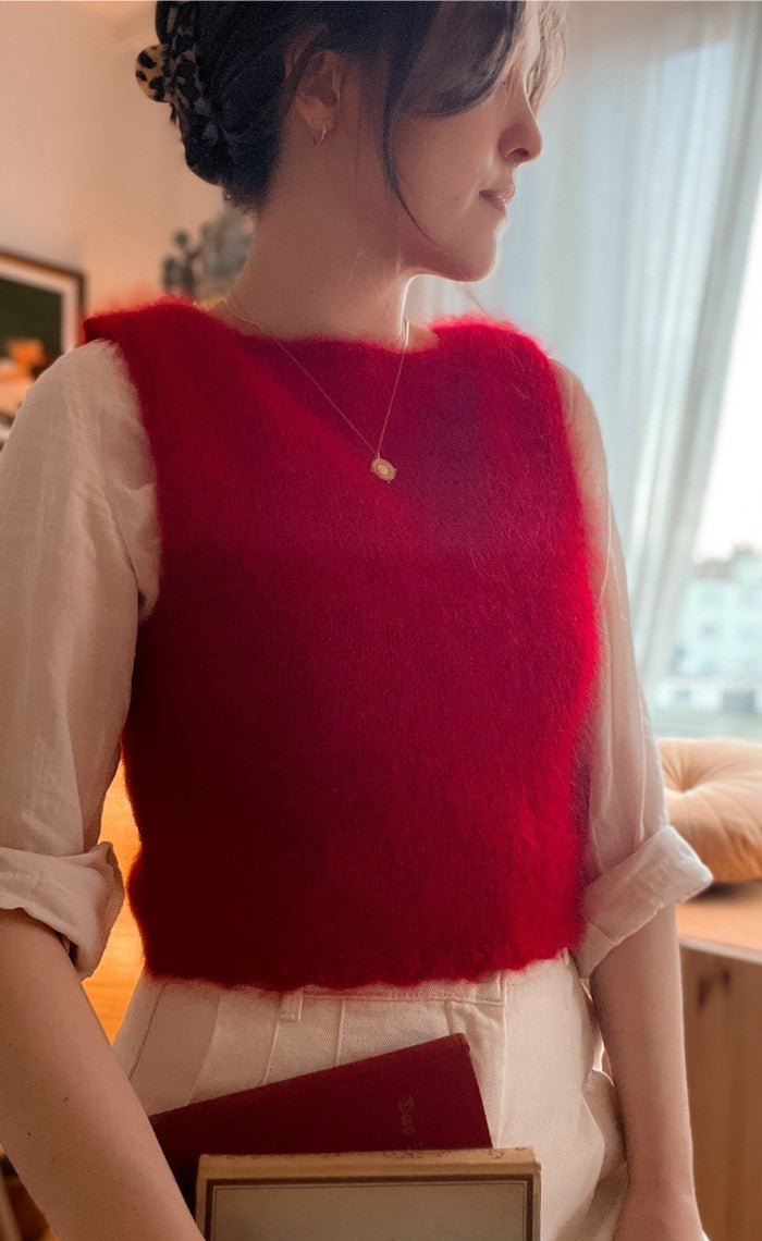 The Knitting Poet's Slipover - OMBELLE - Strickset von OONIQUE STUDIO jetzt online kaufen bei OONIQUE