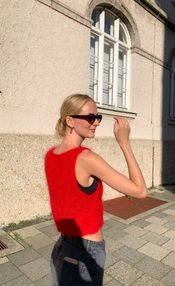 The Knitting Poet's Slipover - OMBELLE - Strickset von OONIQUE STUDIO jetzt online kaufen bei OONIQUE