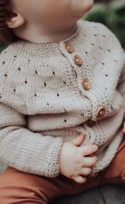 Glück Babyjacke - COOL WOOL - Strickset von STROFF jetzt online kaufen bei OONIQUE