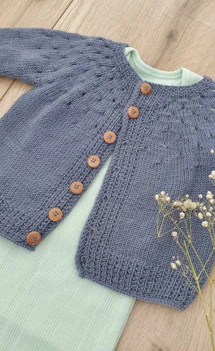 Glück Babyjacke - COOL WOOL - Strickset von STROFF jetzt online kaufen bei OONIQUE