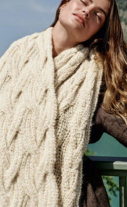 Schal im Zopf-Patentmuster - ALPACA AIR - Strickset von LANA GROSSA jetzt online kaufen bei OONIQUE