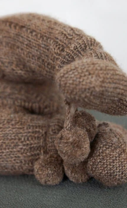 Schühchen mit Bommel - ECOPUNO - Strickset von LANA GROSSA jetzt online kaufen bei OONIQUE