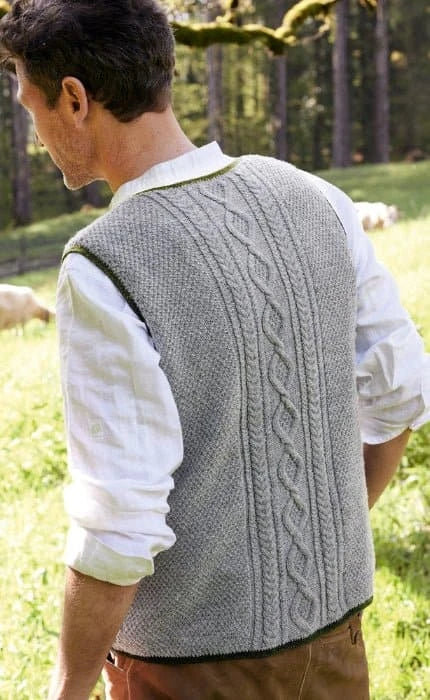 Herrenweste mit Zopfmuster - COOL WOOL - Strickset von LANA GROSSA jetzt online kaufen bei OONIQUE