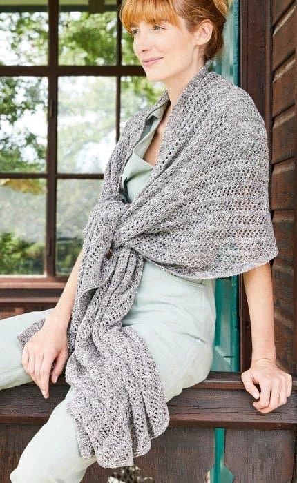 Stola mit Lochmuster - LANDLUST SOMMERSEIDE - Strickset von LANA GROSSA jetzt online kaufen bei OONIQUE