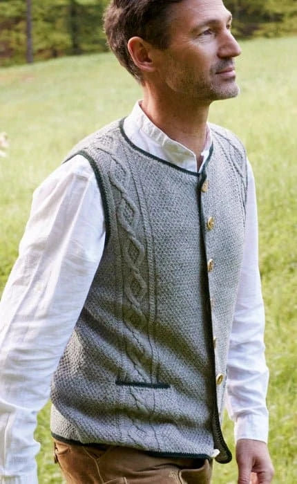 Herrenweste mit Zopfmuster - COOL WOOL - Strickset von LANA GROSSA jetzt online kaufen bei OONIQUE