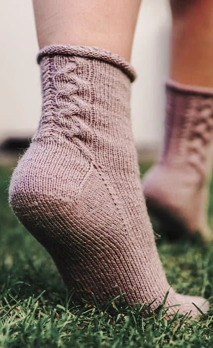 Ricardas Cablesocks - ANLEITUNG von CAROLIN BALMES jetzt online kaufen bei OONIQUE