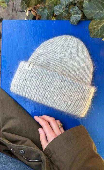 Weekend Mütze - PEER GYNT - Strickset von PETITE KNIT jetzt online kaufen bei OONIQUE