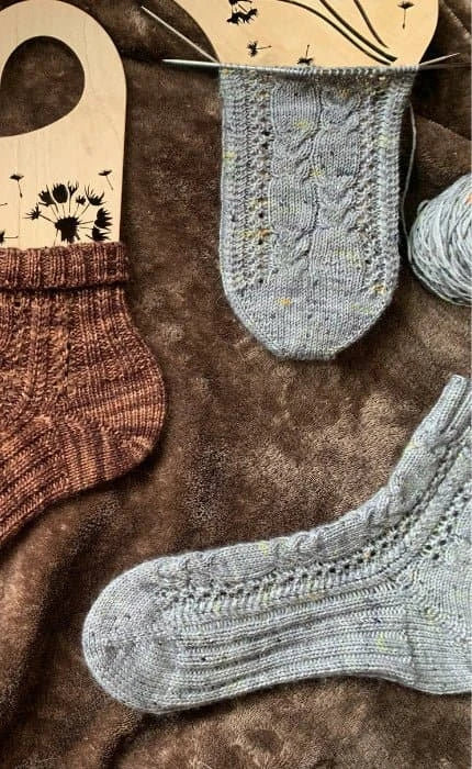 Lili Socken- ANLEITUNG von LAURA HOLFERT jetzt online kaufen bei OONIQUE