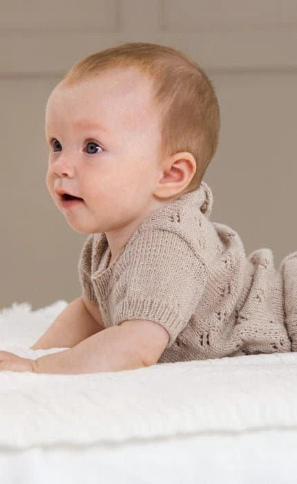 Kurzarmpulli mit Ajourmuster - COOL WOOL BABY - Strickset von LANA GROSSA jetzt online kaufen bei OONIQUE