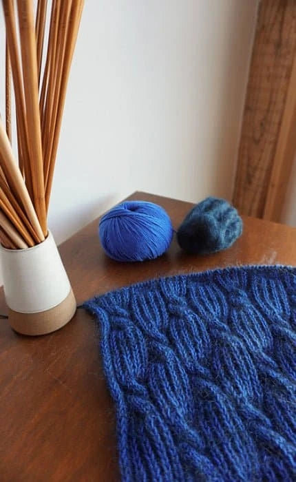 Minou Schal - SUNDAY & SILKHAIR - Strickset von KNITTING DEER jetzt online kaufen bei OONIQUE