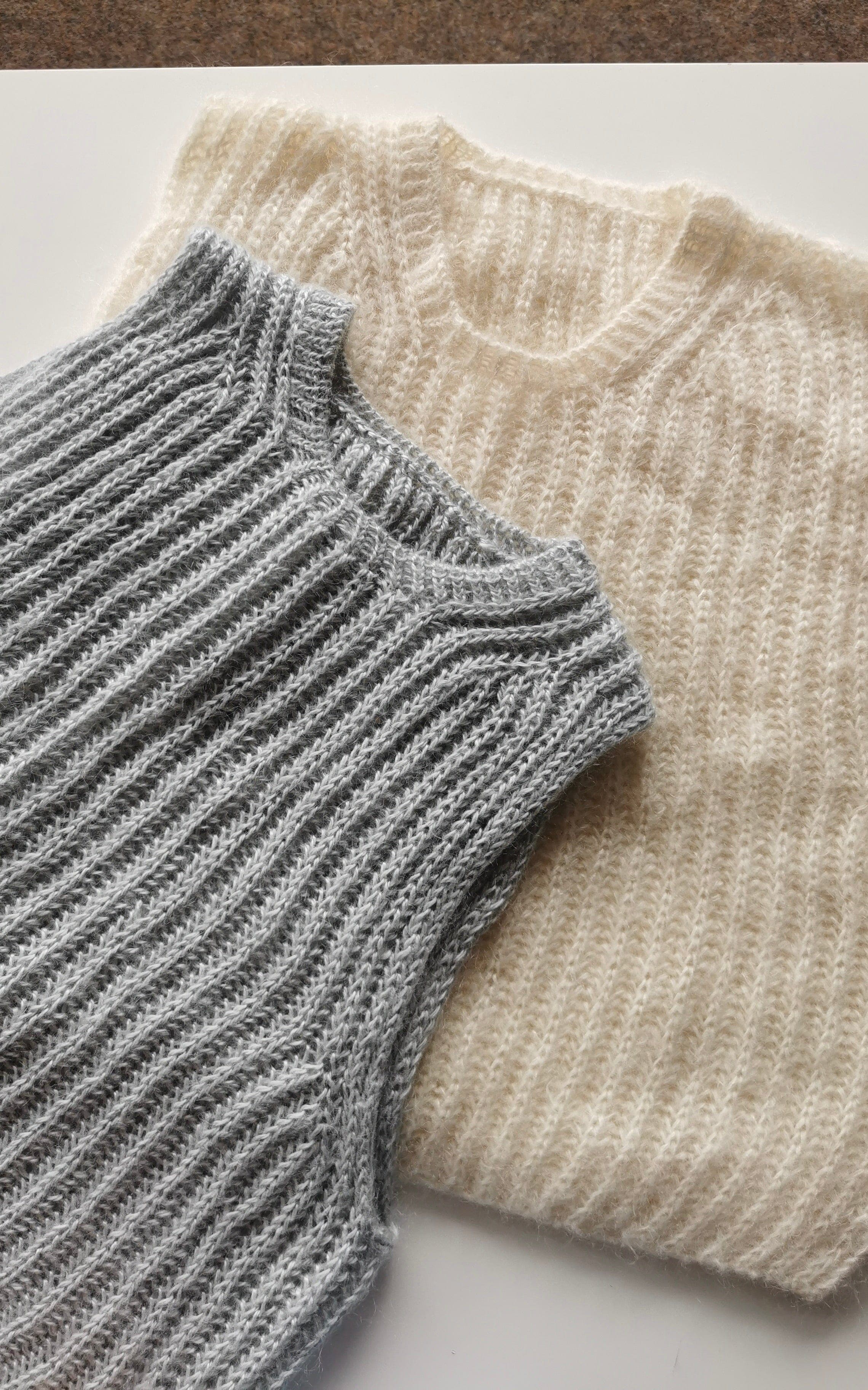 Fluffy Cloud Slipover - SILKHAIR - Strickset von ANN.KA.THRIN jetzt online kaufen bei OONIQUE