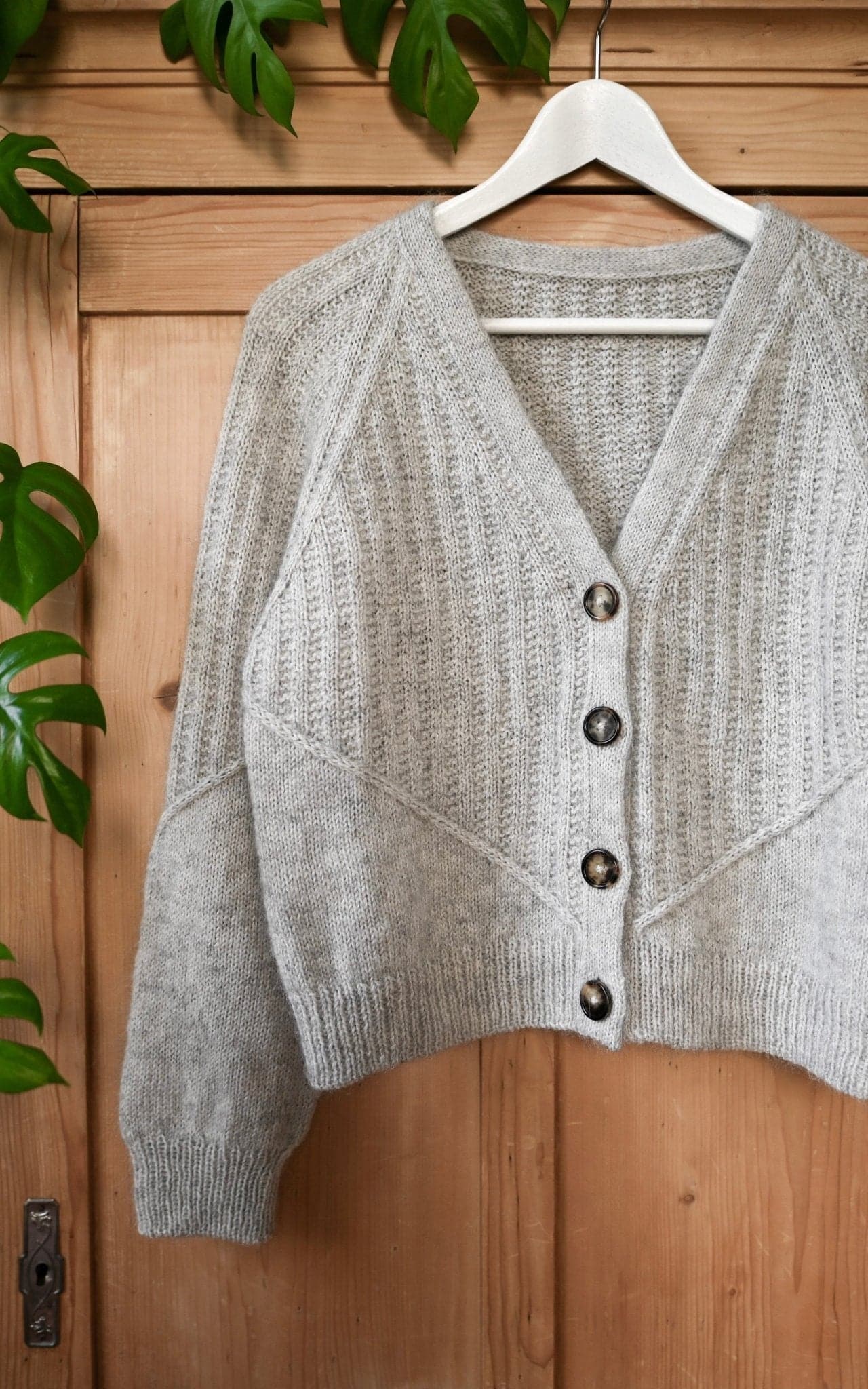 Cosmo Cardigan - TYNN SILK MOHAIR & SUNDAY EDITION - Strickset von RUST KNITWEAR jetzt online kaufen bei OONIQUE