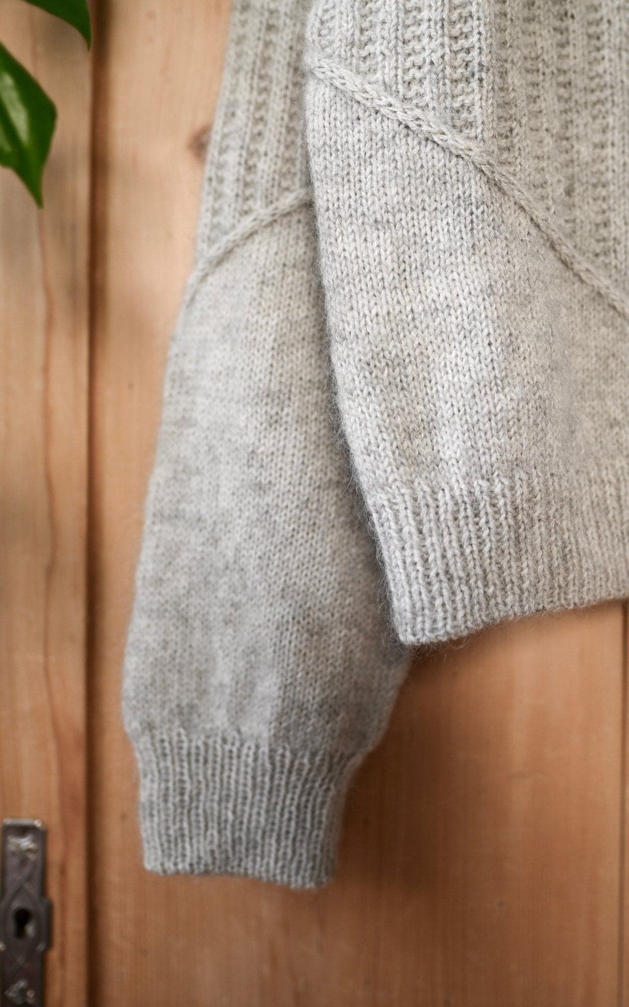 Cosmo Cardigan - TYNN SILK MOHAIR & SUNDAY EDITION - Strickset von RUST KNITWEAR jetzt online kaufen bei OONIQUE