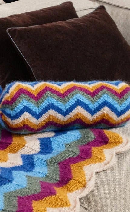 Gestreifte Nackenrolle im Zackenmuster - ALPACA AIR - Strickset von LANA GROSSA jetzt online kaufen bei OONIQUE