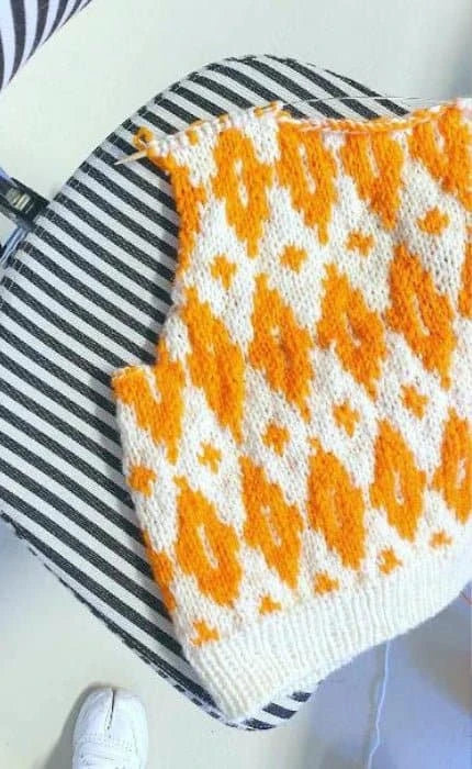 Hilda Slipover - PEER GYNT - Strickset von SPEKTAKELSTRIK jetzt online kaufen bei OONIQUE