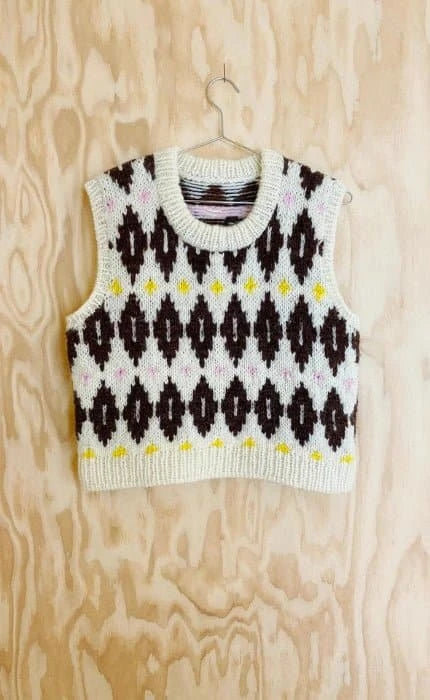 Hilda Slipover - PEER GYNT - Strickset von SPEKTAKELSTRIK jetzt online kaufen bei OONIQUE