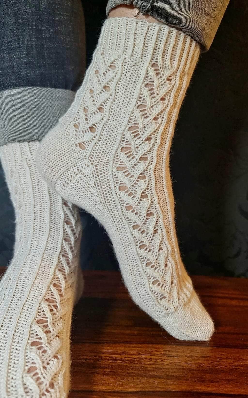 Cosina Socken - ANLEITUNG von JOÉL JOÉL jetzt online kaufen bei OONIQUE