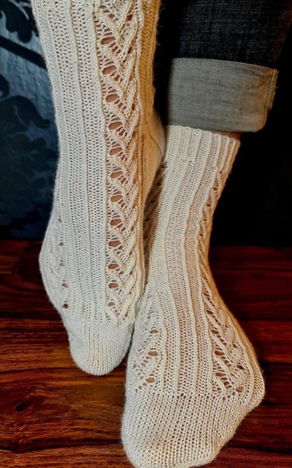 Cosina Socken - ANLEITUNG von JOÉL JOÉL jetzt online kaufen bei OONIQUE