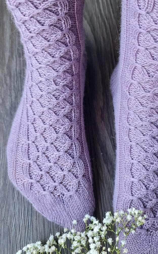 Mikula Socken - ANLEITUNG von JOÉL JOÉL jetzt online kaufen bei OONIQUE