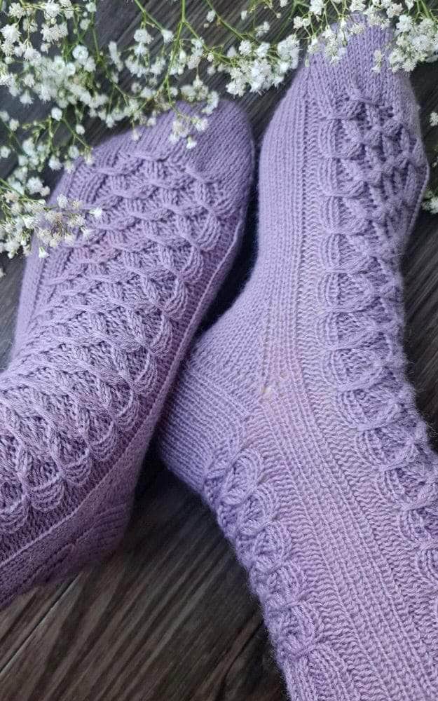 Mikula Socken - ANLEITUNG von JOÉL JOÉL jetzt online kaufen bei OONIQUE