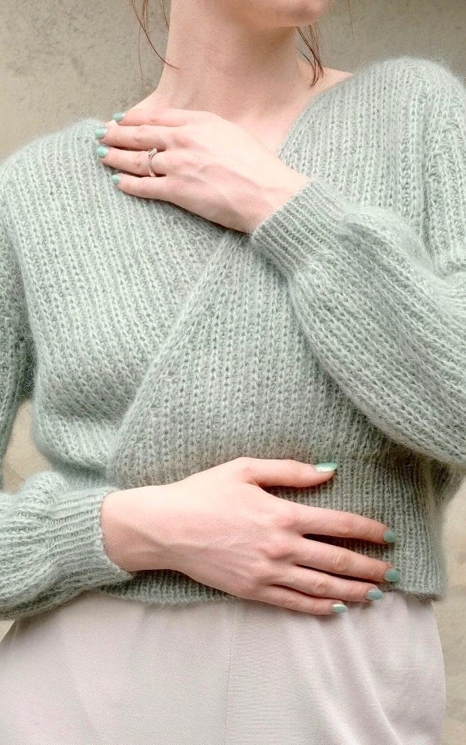 Lucy Bluse - ANLEITUNG von KNITTING DEER jetzt online kaufen bei OONIQUE