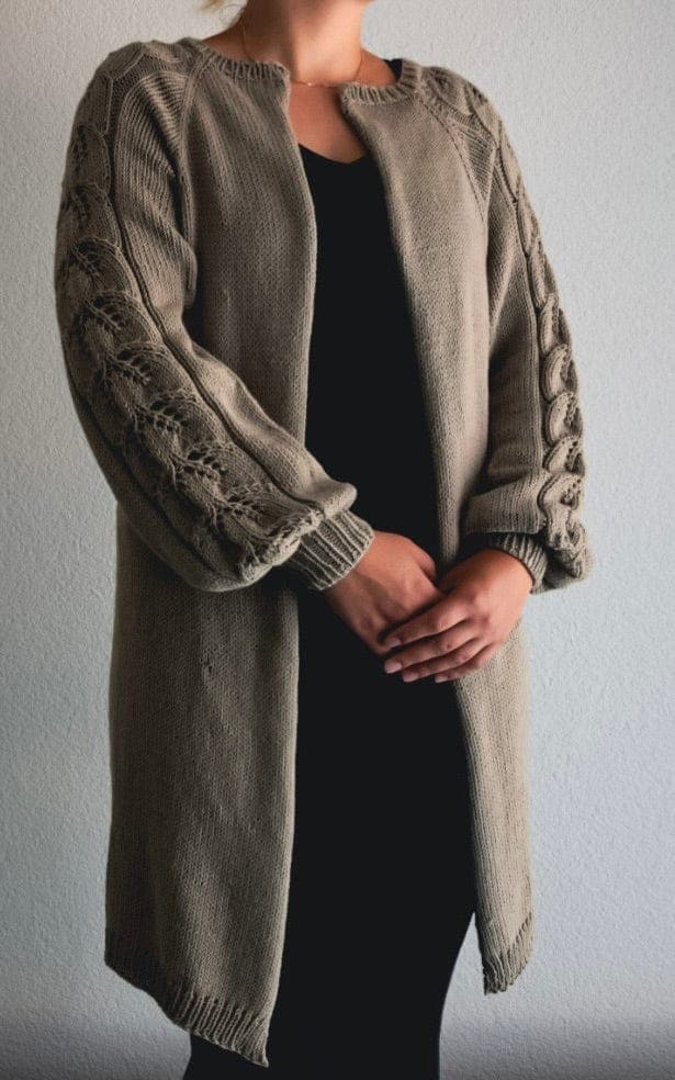 Rania Cardigan - BRIGITTE NO 4 - Strickset von KNITTING_LARI jetzt online kaufen bei OONIQUE