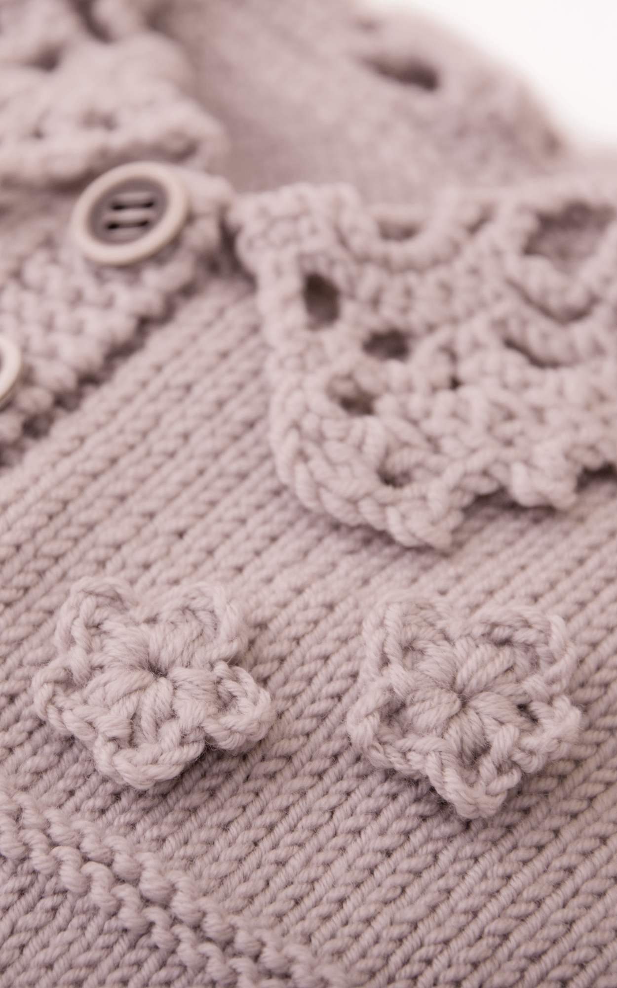 Baby Mantel mit Blümchen - Strickset von LANA GROSSA jetzt online kaufen bei OONIQUE