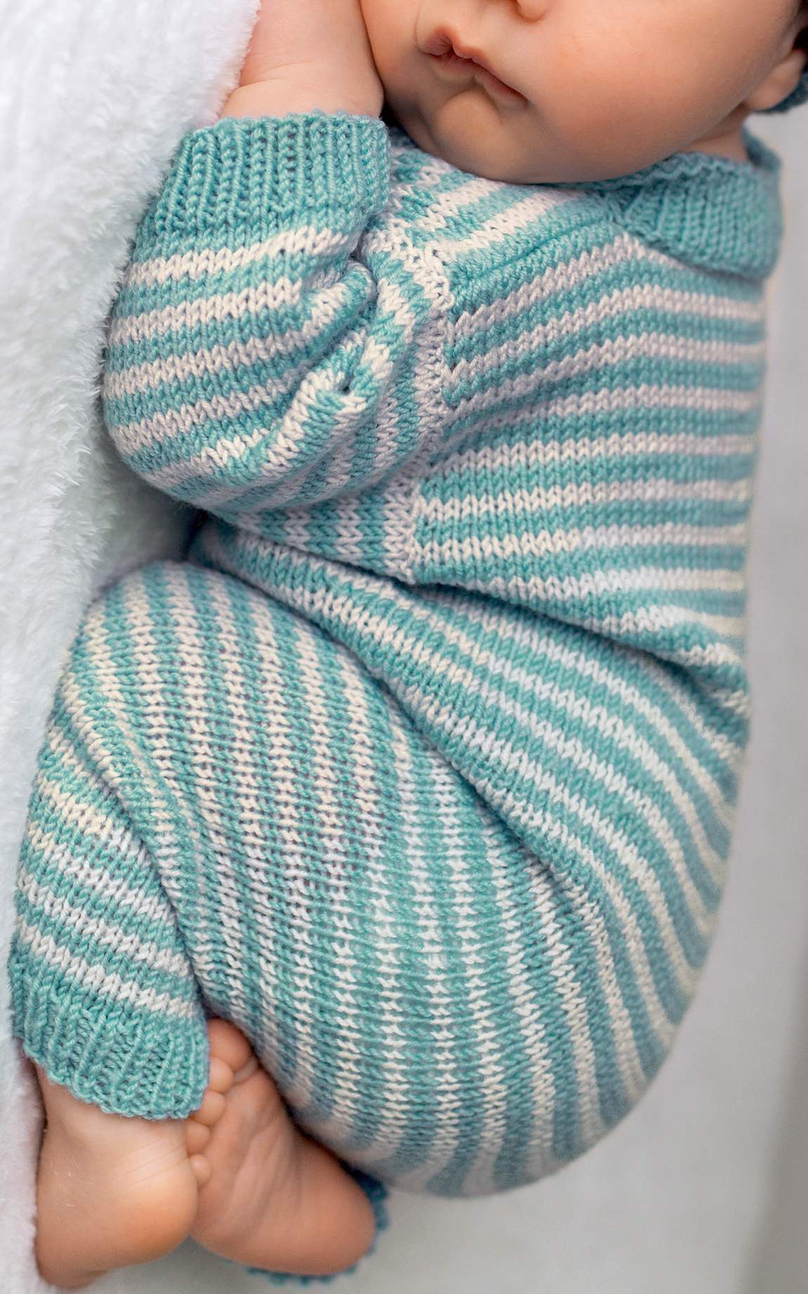 Baby Overall im Streifenmuster - Strickset von LANA GROSSA jetzt online kaufen bei OONIQUE