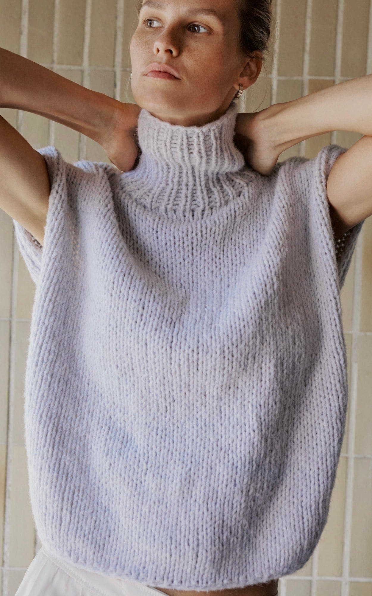 Einfacher Pullunder mit Rollkragen - ECOPUNO CHUNKY - Strickset von LANA GROSSA jetzt online kaufen bei OONIQUE