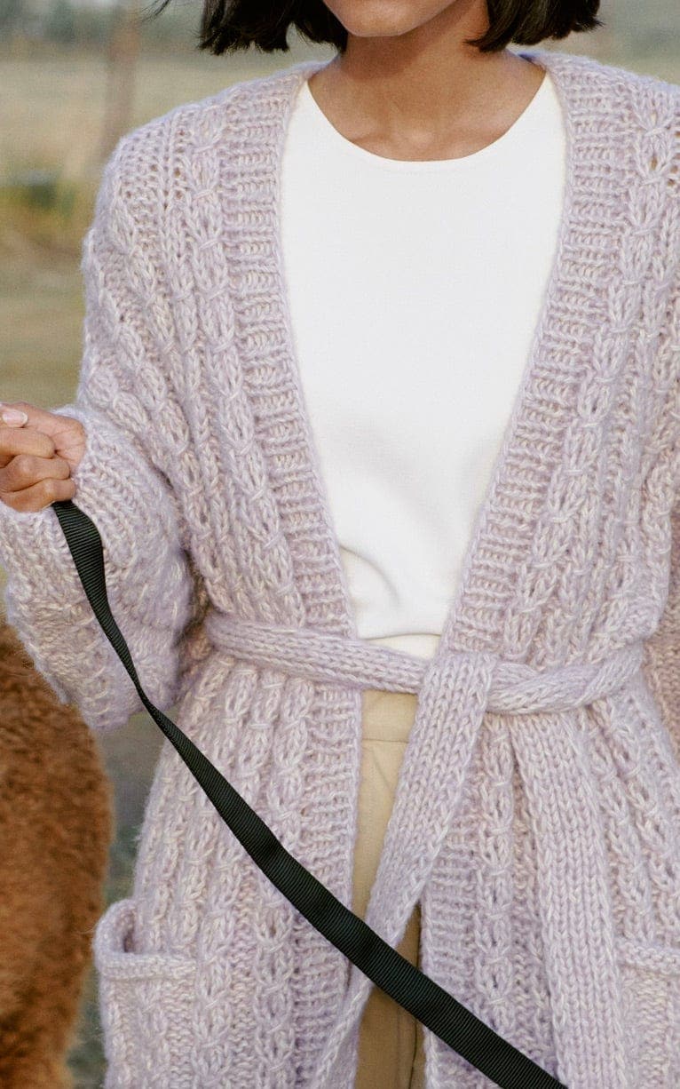LANA GROSSA Strickset Jacke im Zopfmuster - NATURAL ALPACA PELO - Strickset